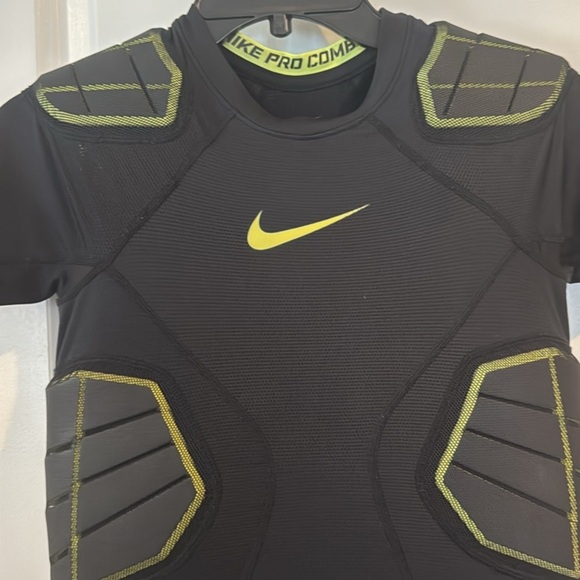 Nike Pro Combat Hyperstrong padded 4 pad compression football shirt dri-fit - Picture 3 of 12
